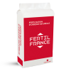 Visuel d'un sac FERTIL FRANCE. Sur la face visible, un rectangle rouge est présent. Il contraste avec la couleur du sac qui elle est blanche. Sur cette étiquette, en faut, est inscrit "Fertilisation d'origine naturelle". En dessous, on remarque le logo Fertil France, au centre et en grand. L'écriture est blanche. Sous cette partie du packaging, il y a le logo Frayssinet en bas à droite. Sur la tranche du sac, en majuscule et en rouge on retrouve à nouveau l'inscription "Fertilisation d'origine naturelle".