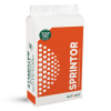 Visuel du sac de l'engrais organo-minéral SPRINTOR, ce produit est un création Frayssinet. Dans l'angle gauche sur le sac, on retrouve le logo Technologie TOP c'est-à-dire le Traitement Odeur Poussière. La majorité de la face avant du sac est orange et donne le nom du produit “SPRINTOR”, sur le côté droit verticalement. Le nom est accompagné de la mention "L'ÉQUILIBRE NUTRITION Plante Sol Racine”. Sous cette partie orange, sur fond blanc, on retrouve le nom de la marque “vert&vert”.